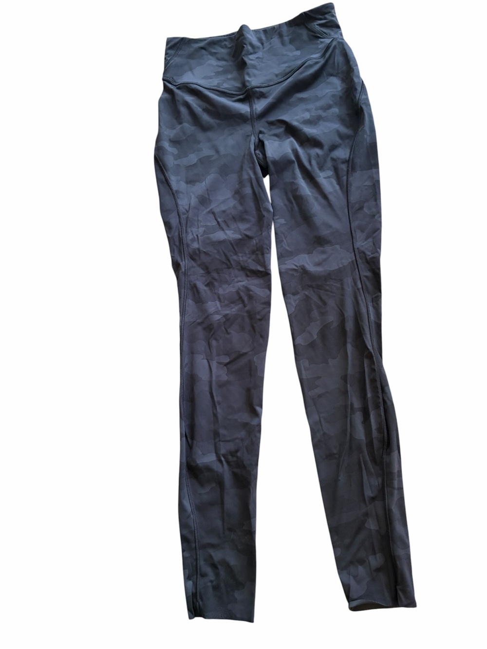 Lululemon High Waist Dark Camo Leggings
Size 6